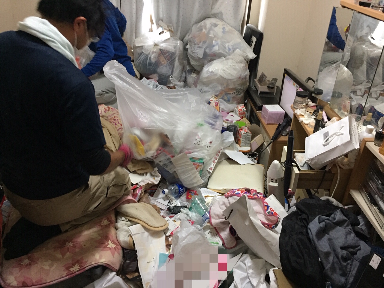 引っ越しに伴うゴミ屋敷片付け!3名体制でキレイキレイ(*‘∀‘)【大阪市淀川区】 引っ越しに伴うゴミ屋敷片付け!3名体制でキレイキレイ(*‘∀‘)【大阪市淀川区】