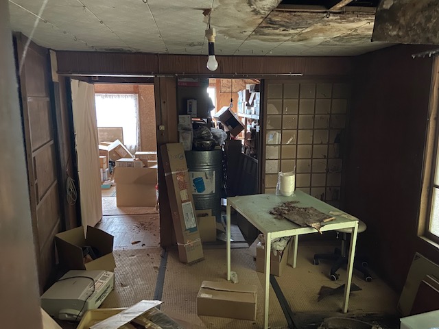 夜逃げにて片付け作業!物件オーナー様から泣きのSOS!【奈良県宇陀市】 夜逃げにて片付け作業!物件オーナー様から泣きのSOS!【奈良県宇陀市】
