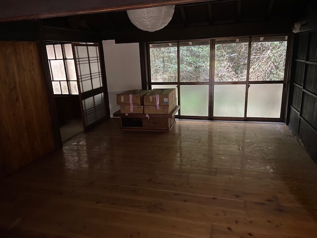 夜逃げにて片付け作業!物件オーナー様から泣きのSOS!【奈良県宇陀市】 夜逃げにて片付け作業!物件オーナー様から泣きのSOS!【奈良県宇陀市】